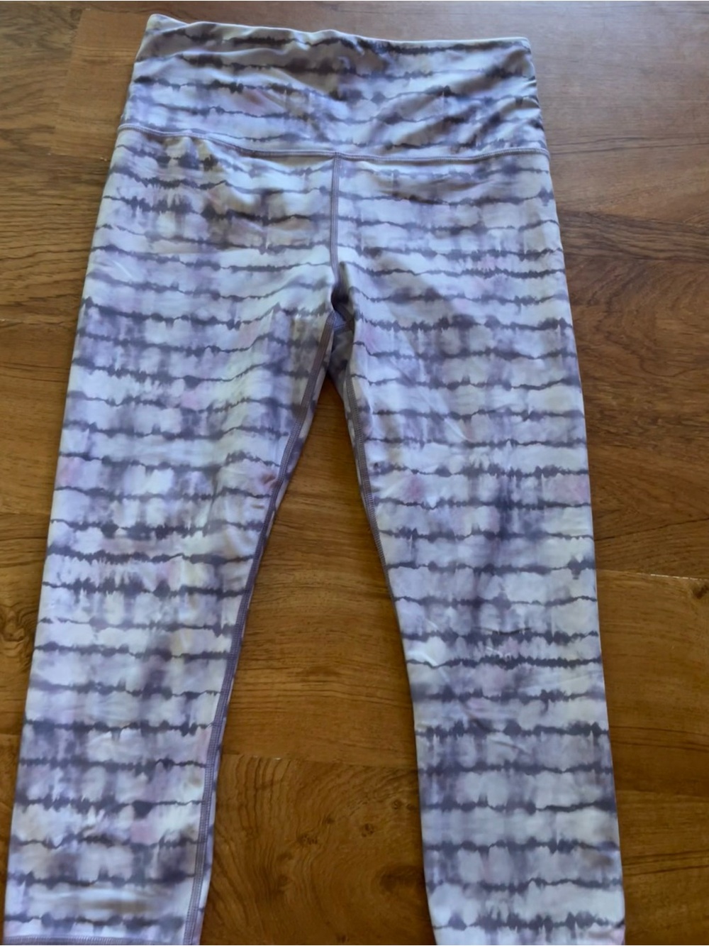 Athleta Elation Printed Capri Purple Tie Dye Women Medium